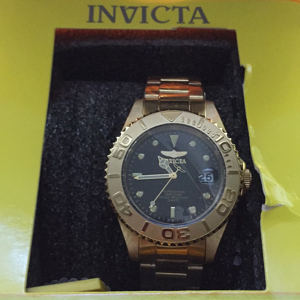 Brand NEW invicta  watch 37mm gold/black